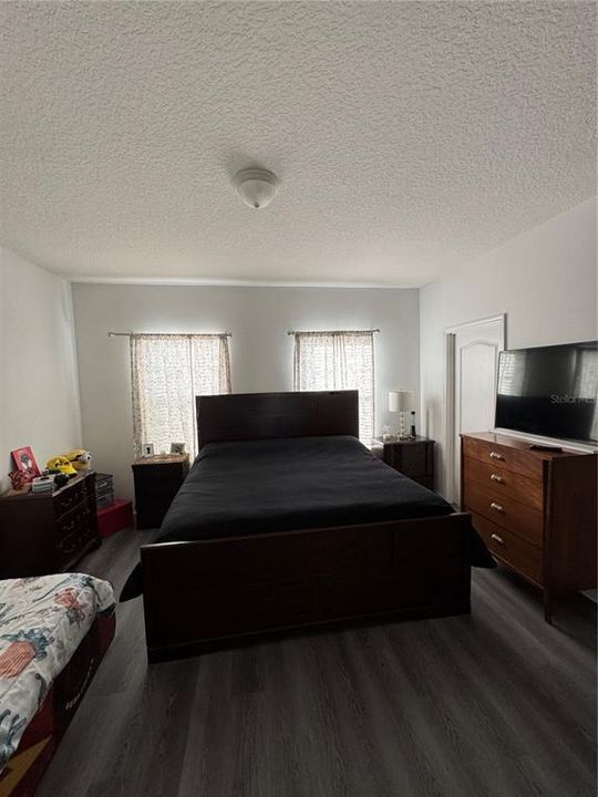 Active With Contract: $2,650 (3 beds, 2 baths, 1850 Square Feet)