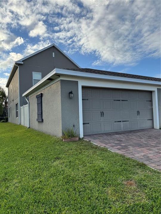 Active With Contract: $2,650 (3 beds, 2 baths, 1850 Square Feet)