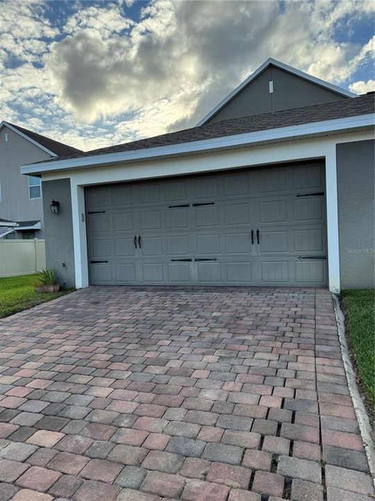 Active With Contract: $2,650 (3 beds, 2 baths, 1850 Square Feet)