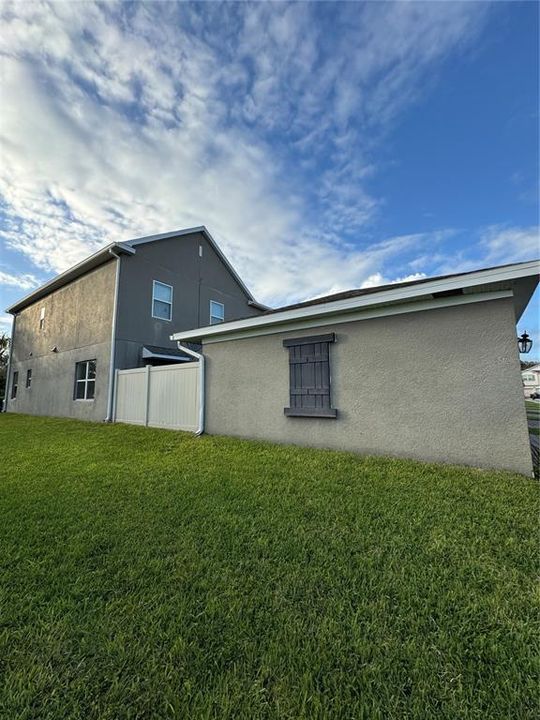 Active With Contract: $2,650 (3 beds, 2 baths, 1850 Square Feet)