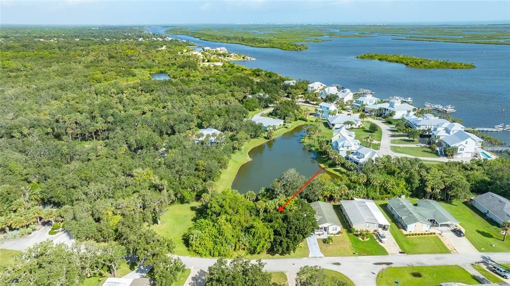 На продажу: $70,000 (0.11 acres)