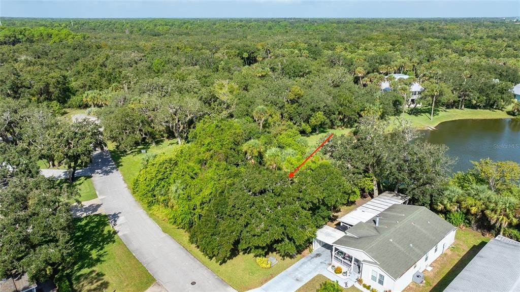 На продажу: $70,000 (0.11 acres)