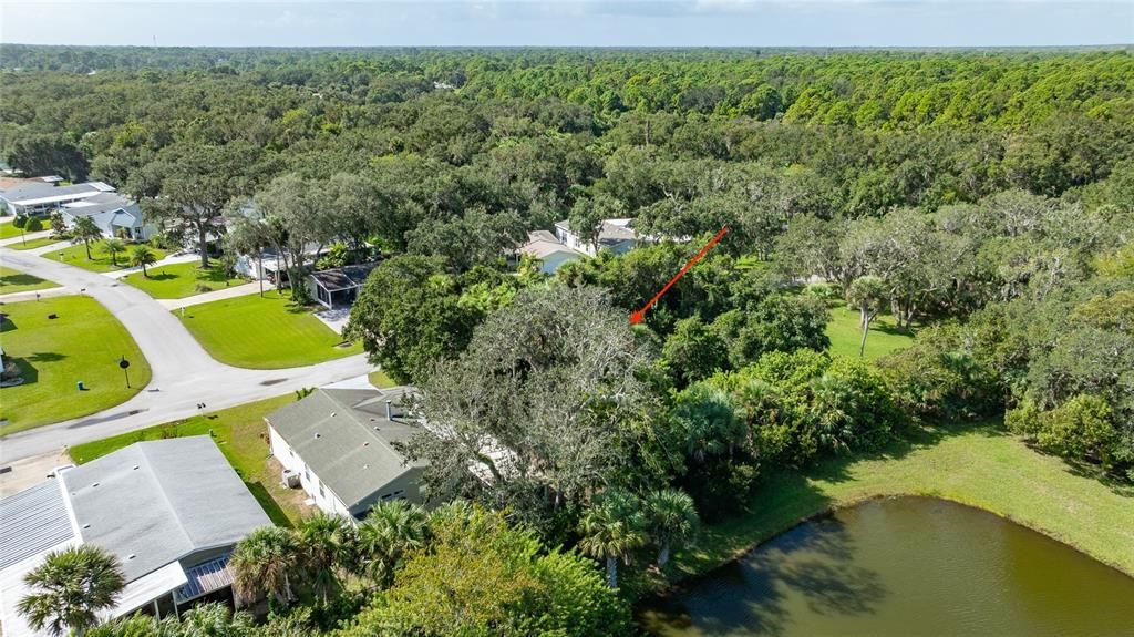 На продажу: $70,000 (0.11 acres)