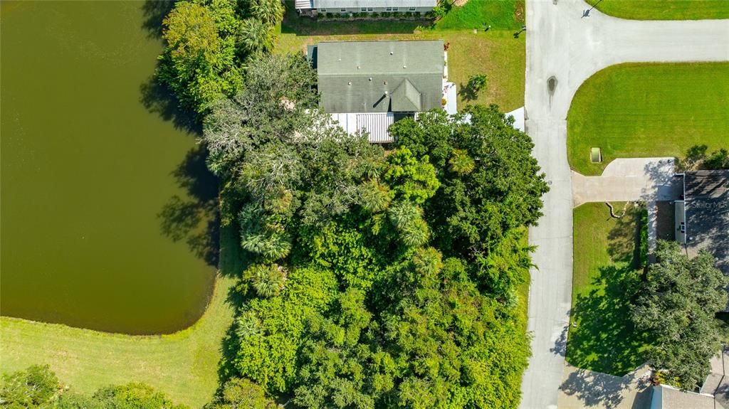 На продажу: $70,000 (0.11 acres)