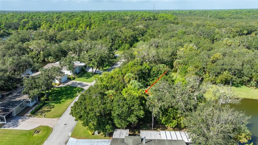 На продажу: $70,000 (0.11 acres)