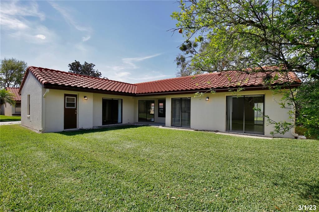 合同活跃: $2,250 (2 贝兹, 2 浴室, 1473 平方英尺)