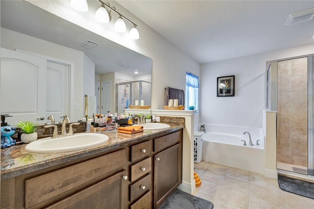 待售: $365,000 (3 贝兹, 2 浴室, 1950 平方英尺)