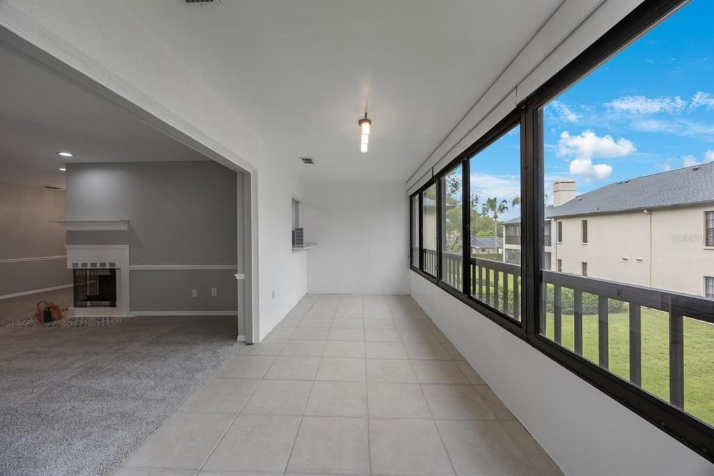 Active With Contract: $275,000 (2 beds, 2 baths, 1354 Square Feet)