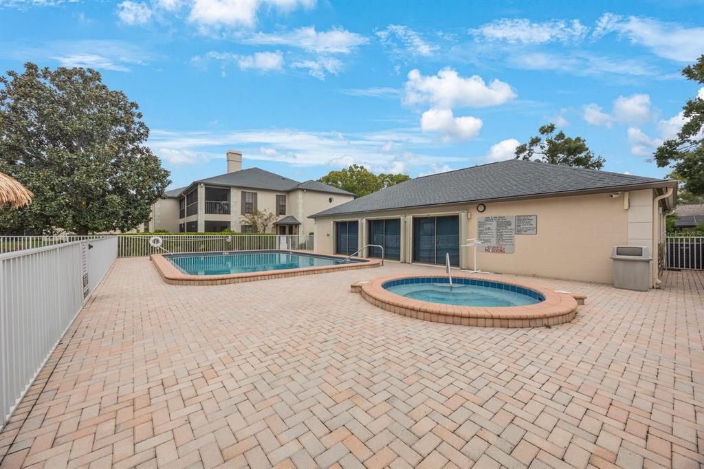 Active With Contract: $275,000 (2 beds, 2 baths, 1354 Square Feet)