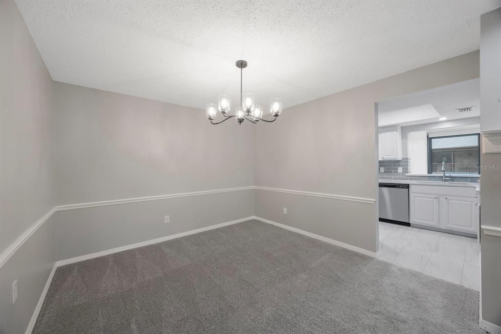 Active With Contract: $275,000 (2 beds, 2 baths, 1354 Square Feet)