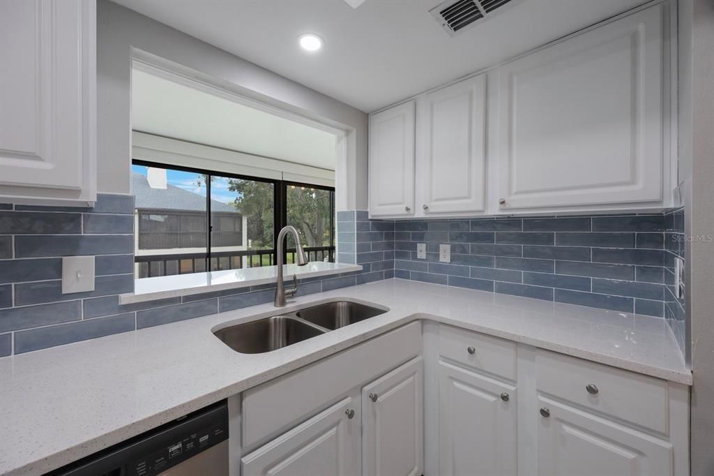 Active With Contract: $275,000 (2 beds, 2 baths, 1354 Square Feet)