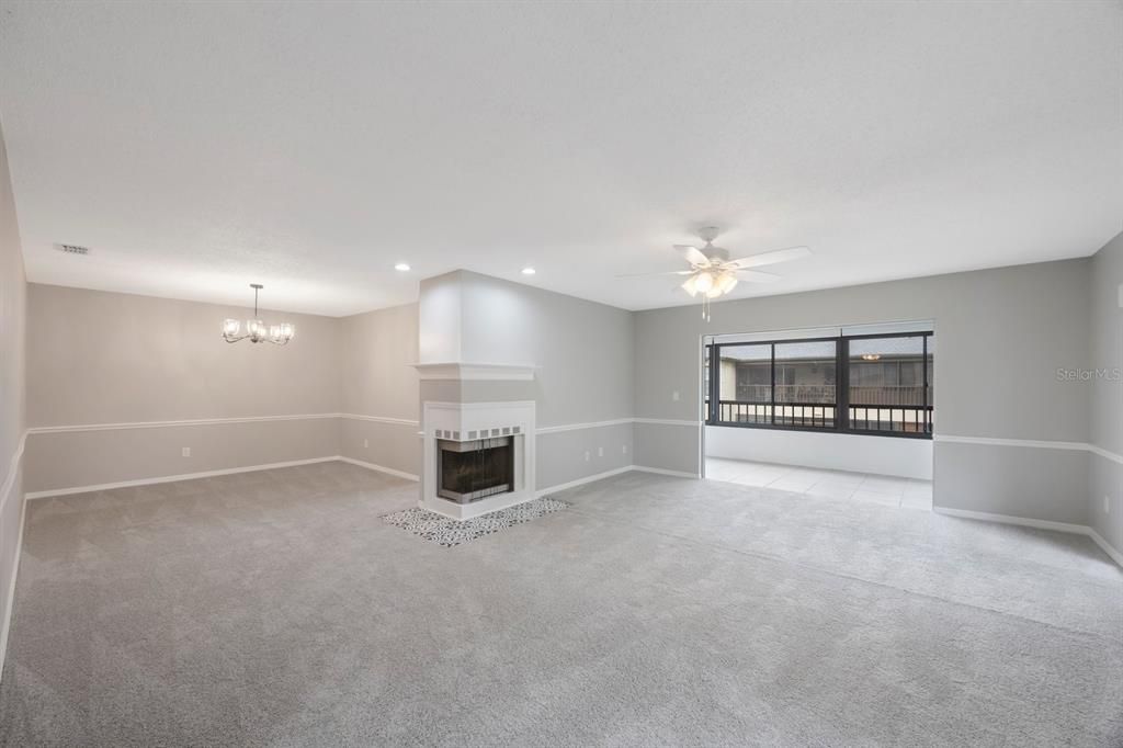 Active With Contract: $275,000 (2 beds, 2 baths, 1354 Square Feet)