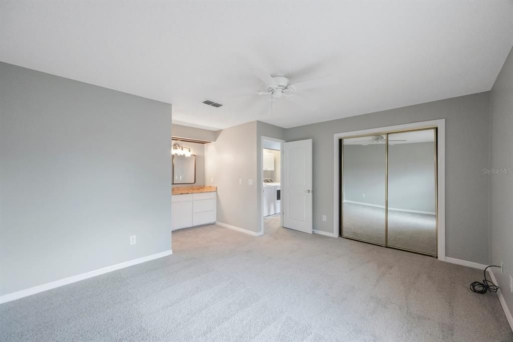 Active With Contract: $275,000 (2 beds, 2 baths, 1354 Square Feet)