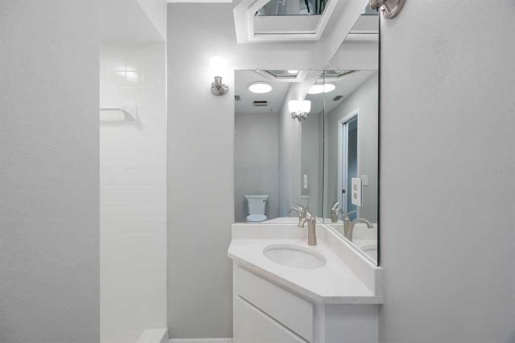 Active With Contract: $275,000 (2 beds, 2 baths, 1354 Square Feet)