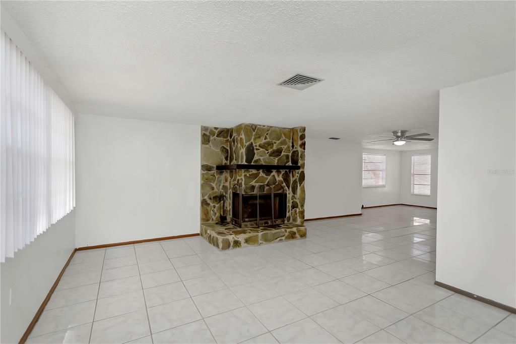 En Venta: $220,880 (2 camas, 2 baños, 1384 Pies cuadrados)