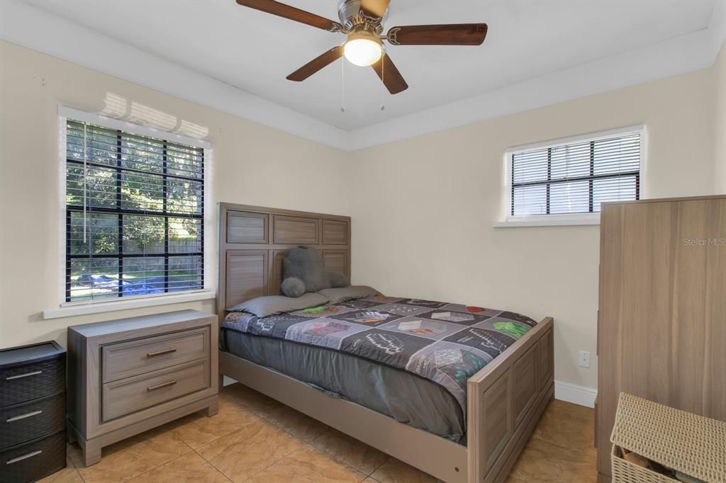 На продажу: $299,000 (3 спален, 2 ванн, 1266 Квадратных фут)