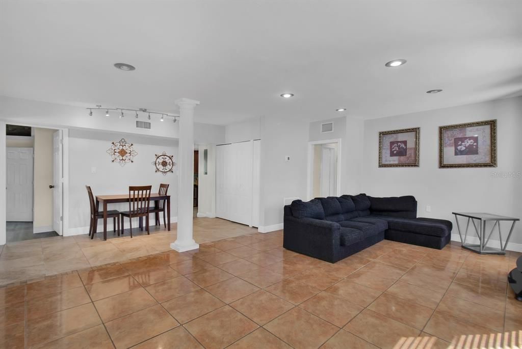 На продажу: $299,000 (3 спален, 2 ванн, 1266 Квадратных фут)