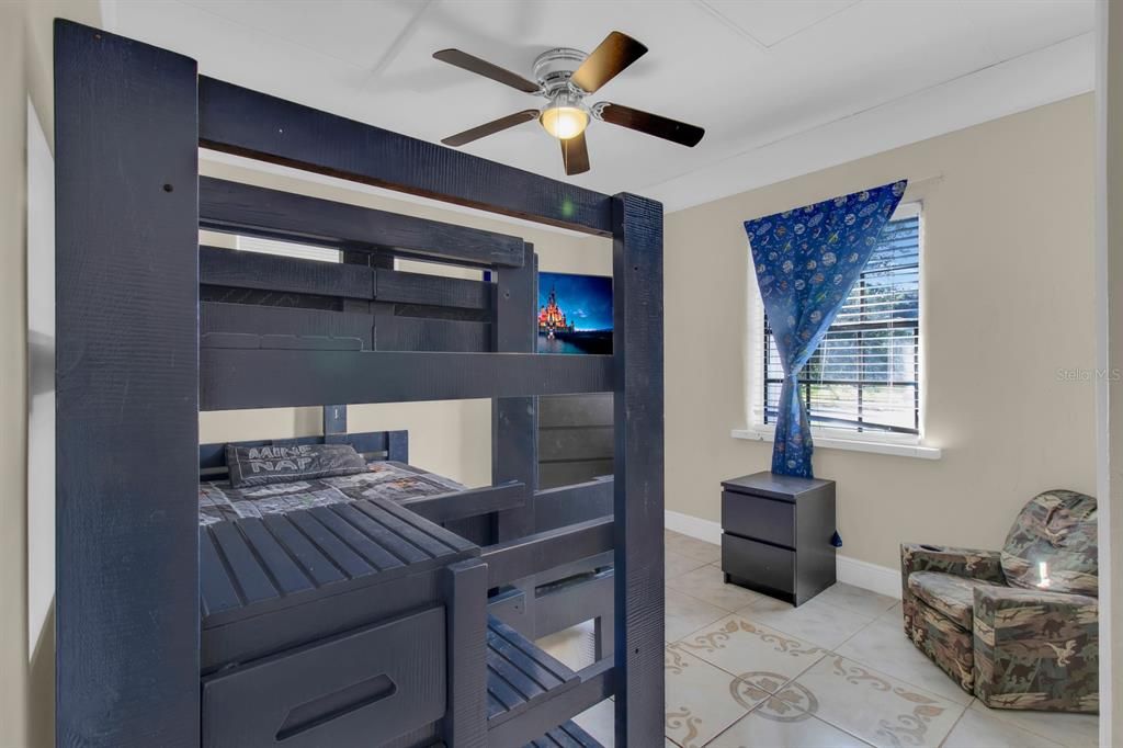 На продажу: $299,000 (3 спален, 2 ванн, 1266 Квадратных фут)