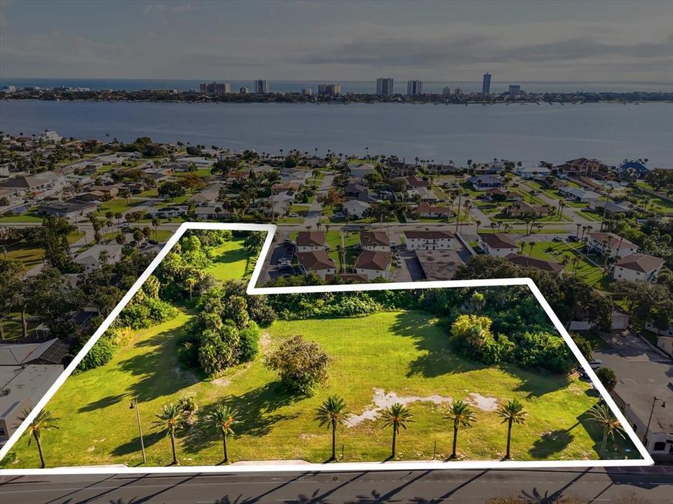 For Sale: $1,690,000 (2.55 acres)