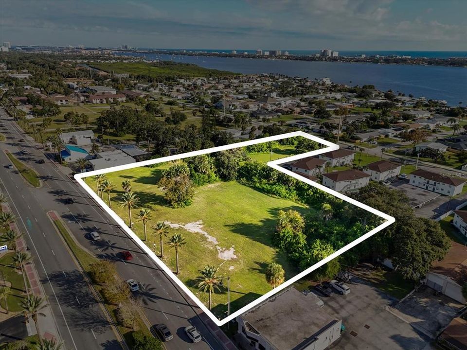 For Sale: $1,690,000 (2.55 acres)