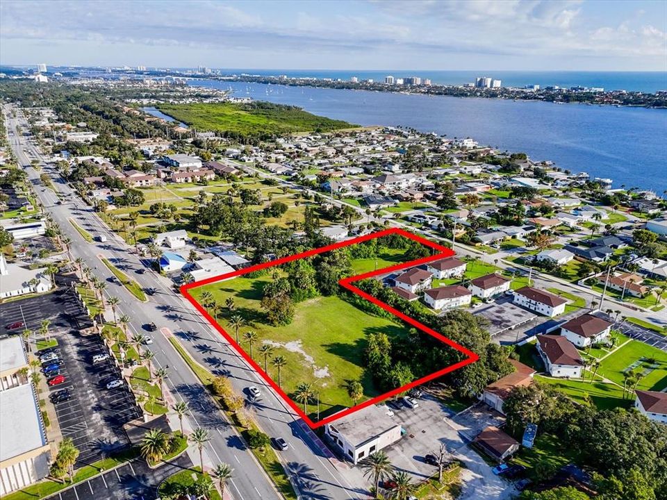 For Sale: $1,690,000 (2.55 acres)