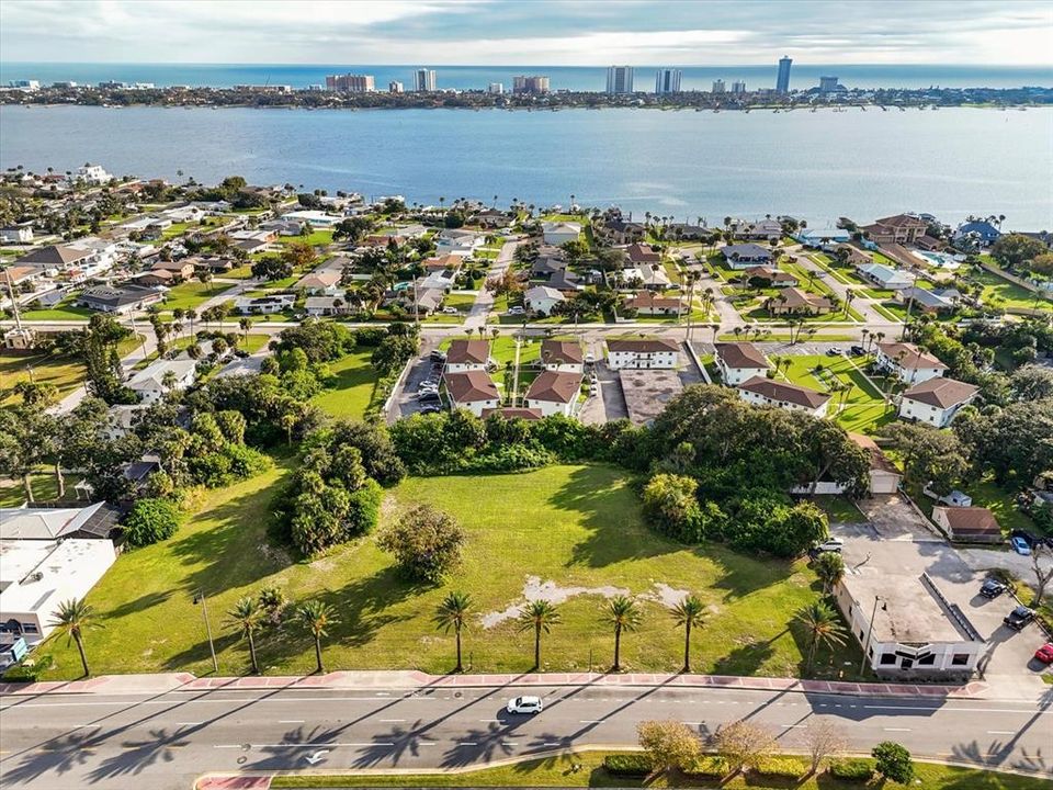 For Sale: $1,690,000 (2.55 acres)