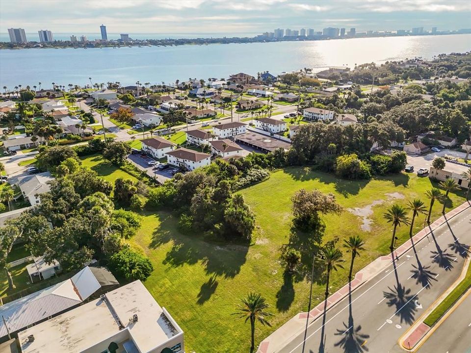 For Sale: $1,690,000 (2.55 acres)