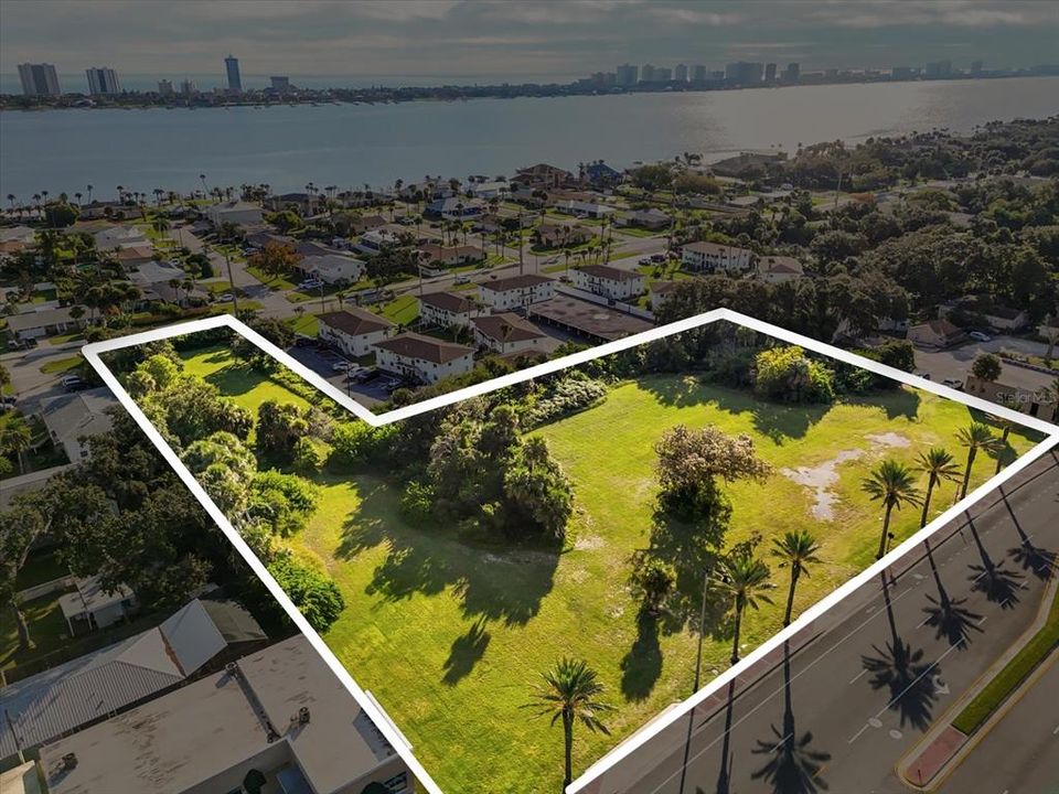 For Sale: $1,690,000 (2.55 acres)