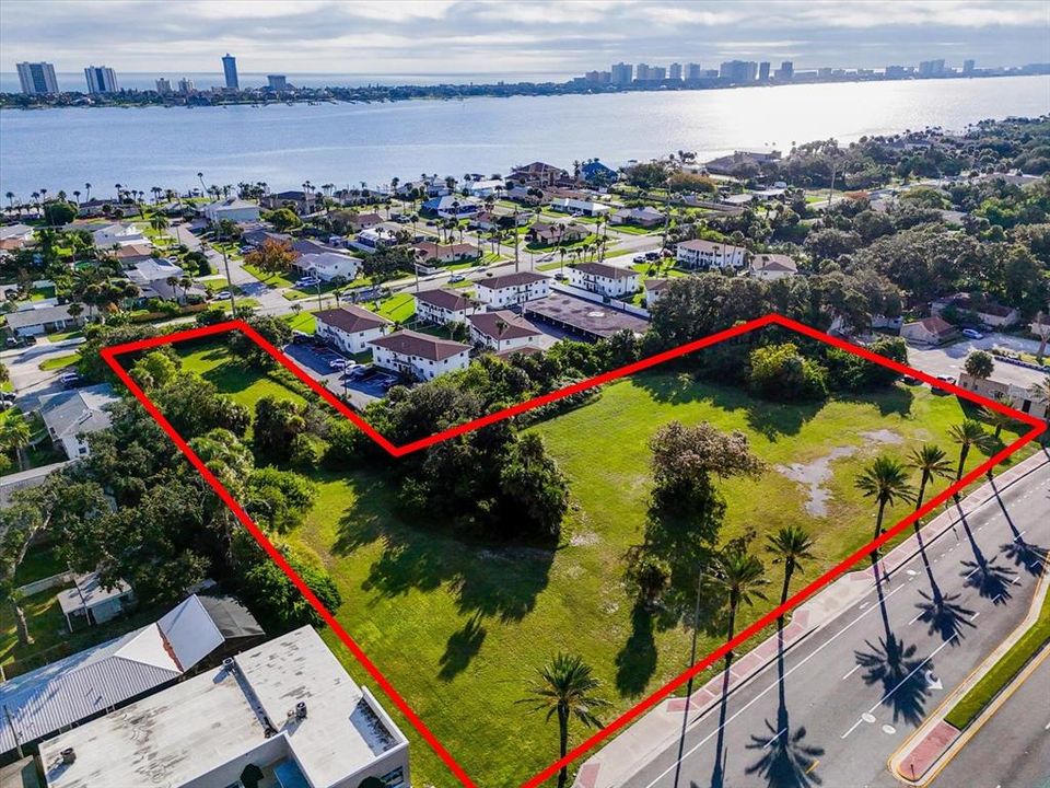 For Sale: $1,690,000 (2.55 acres)