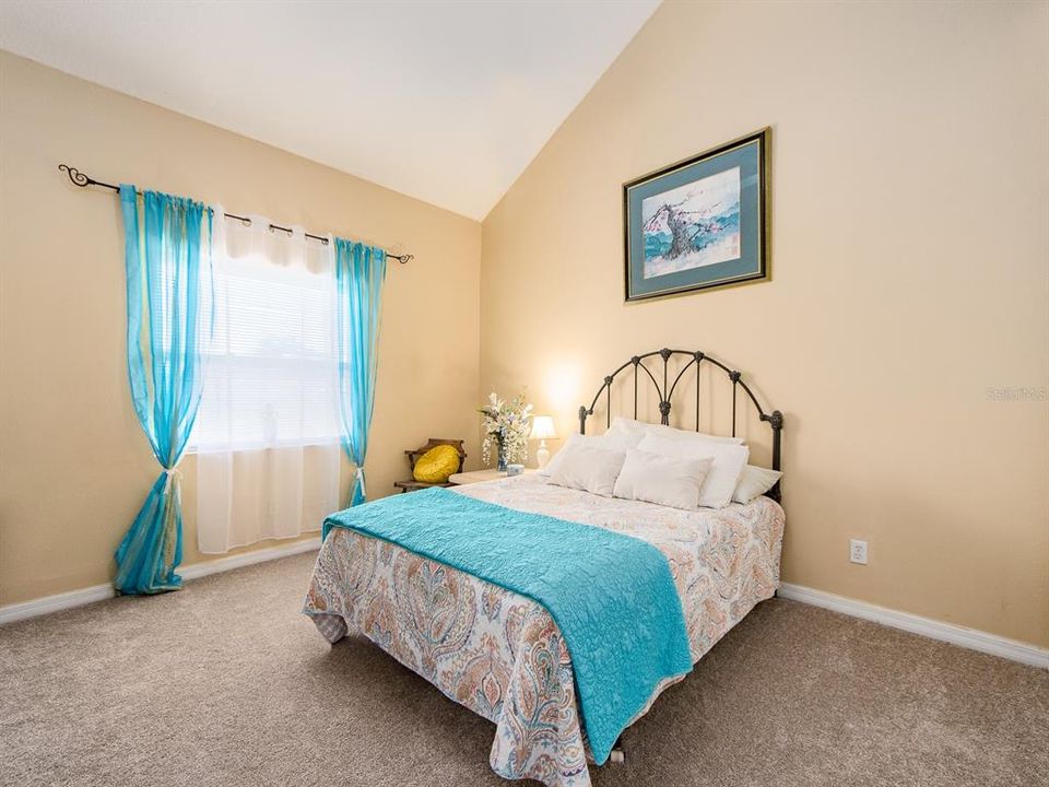 Под контрактом: $433,000 (3 спален, 2 ванн, 1617 Квадратных фут)