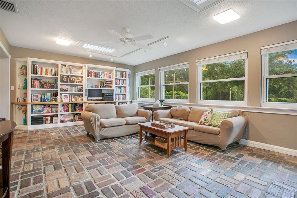 For Sale: $589,500 (3 beds, 2 baths, 2043 Square Feet)