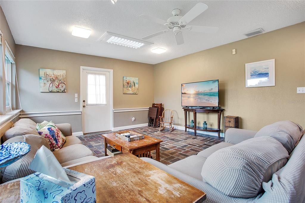 For Sale: $589,500 (3 beds, 2 baths, 2043 Square Feet)