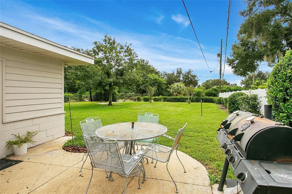 For Sale: $589,500 (3 beds, 2 baths, 2043 Square Feet)