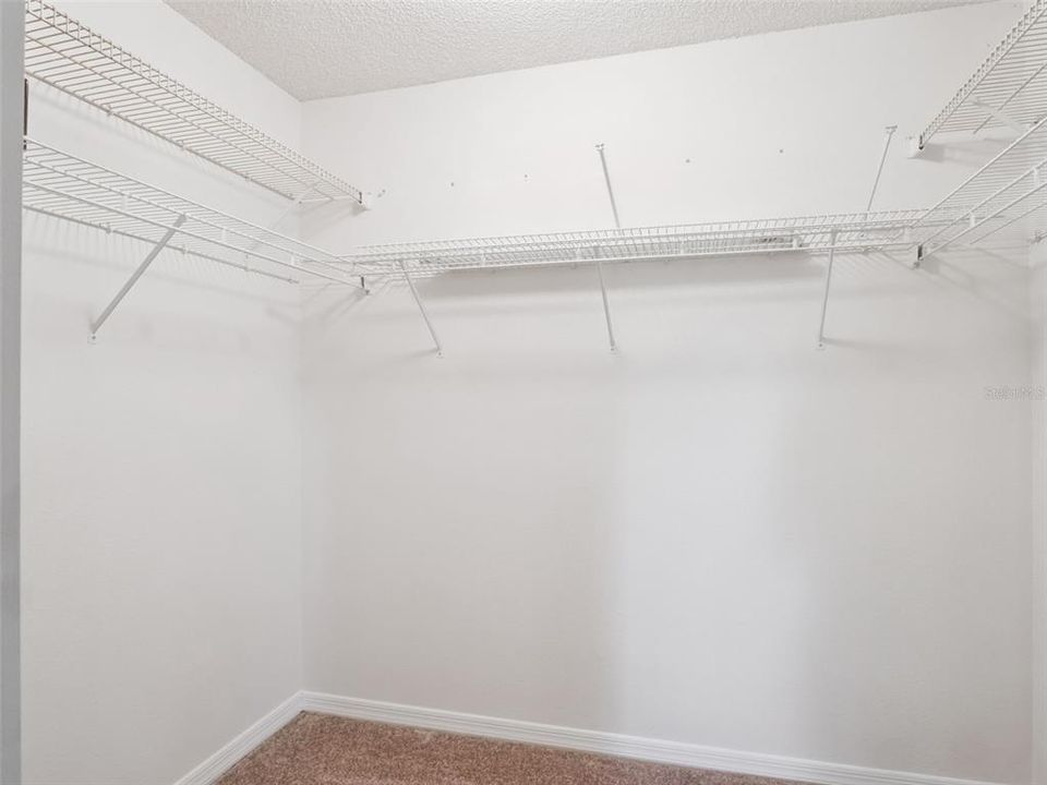 For Sale: $288,900 (2 beds, 2 baths, 2003 Square Feet)