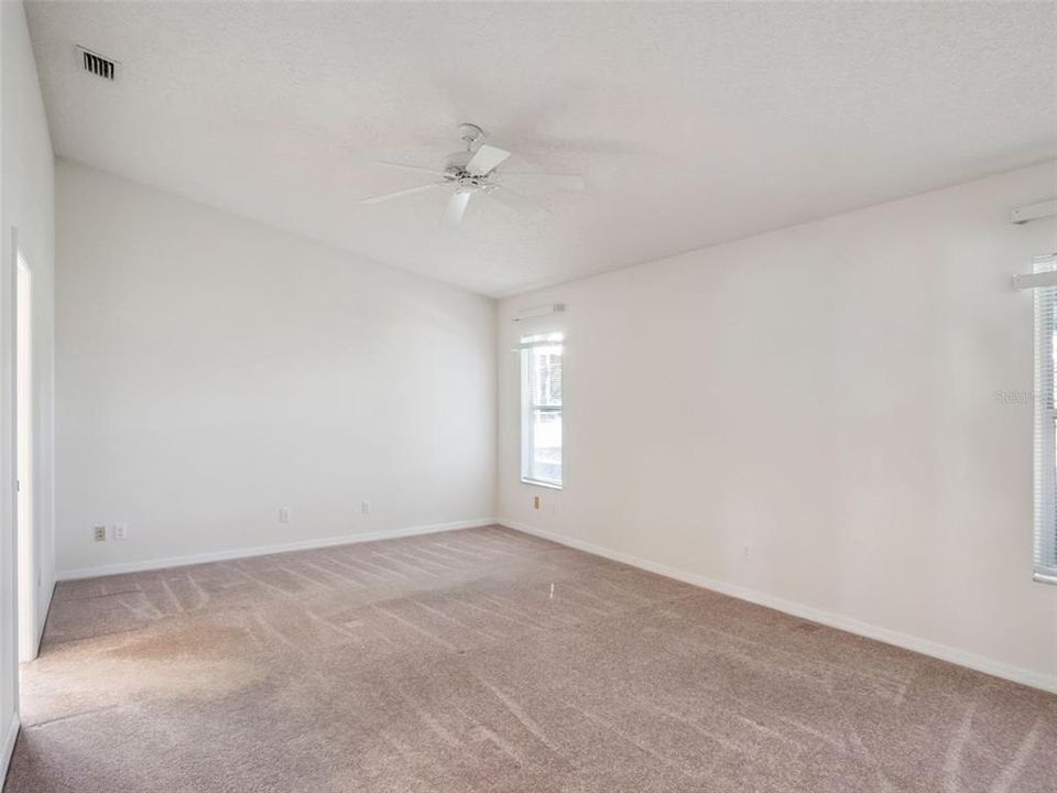 For Sale: $288,900 (2 beds, 2 baths, 2003 Square Feet)