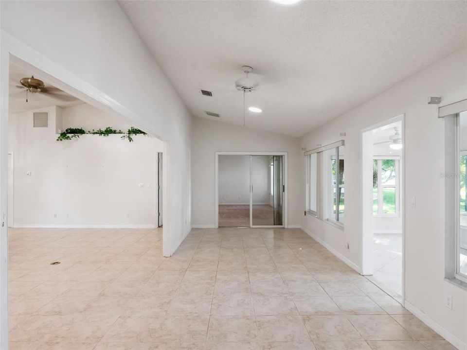 For Sale: $288,900 (2 beds, 2 baths, 2003 Square Feet)