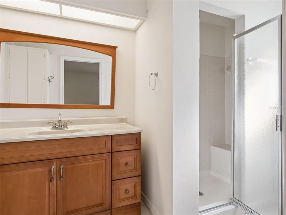 For Sale: $288,900 (2 beds, 2 baths, 2003 Square Feet)