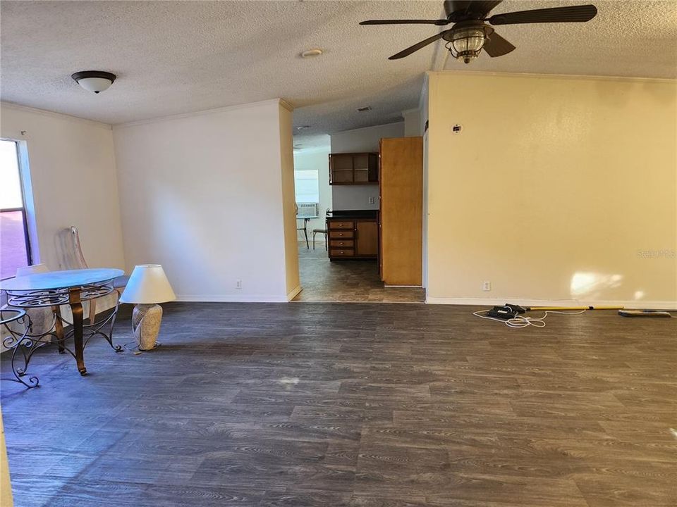 出租: $2,500 (3 贝兹, 2 浴室, 1504 平方英尺)