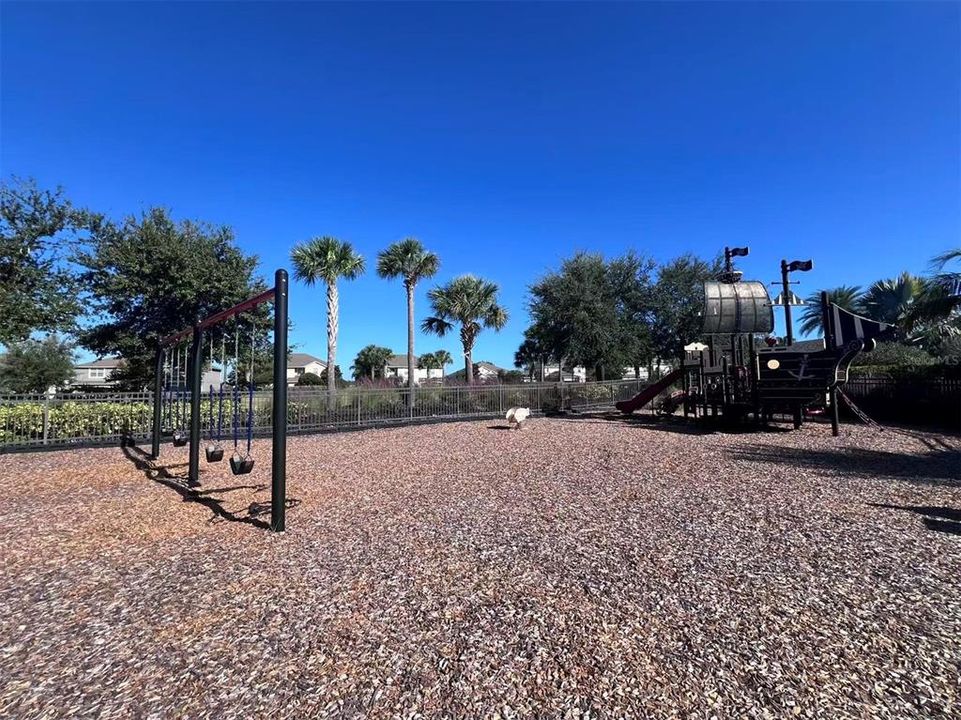 На продажу: $570,000 (4 спален, 3 ванн, 2399 Квадратных фут)