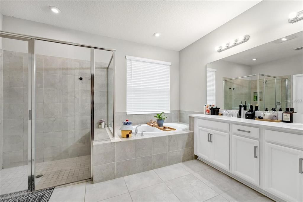 На продажу: $570,000 (4 спален, 3 ванн, 2399 Квадратных фут)