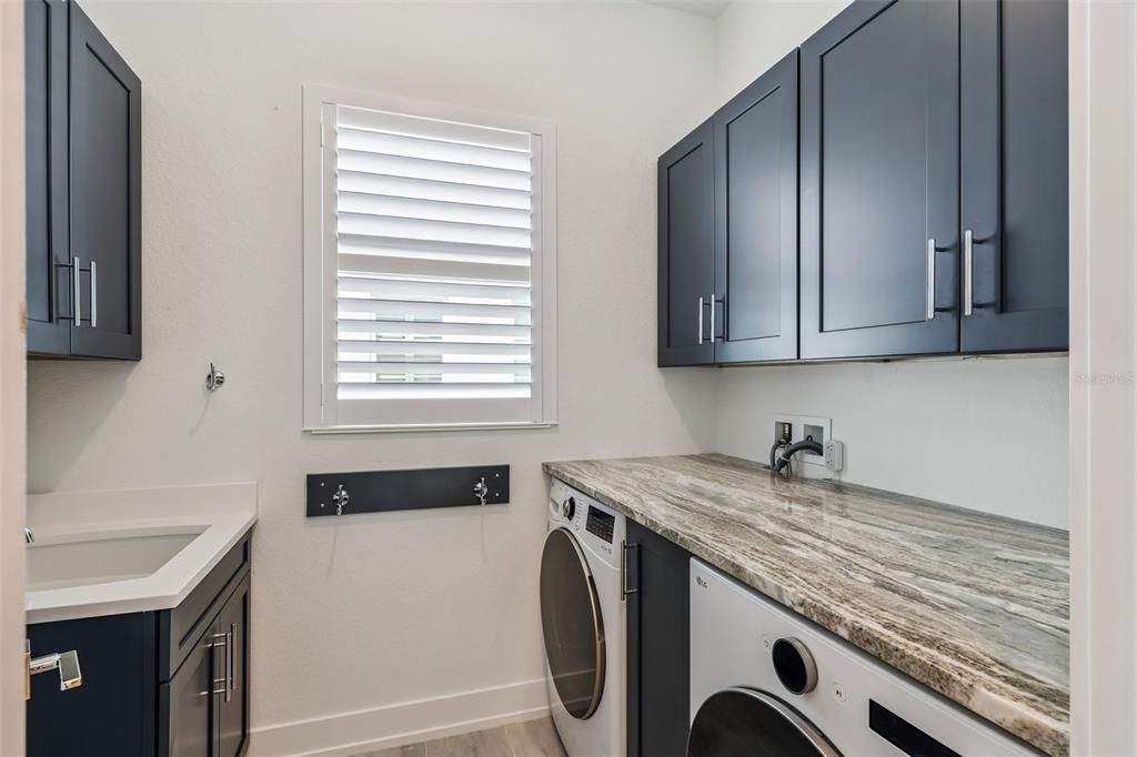 Active With Contract: $1,449,000 (3 beds, 3 baths, 2915 Square Feet)