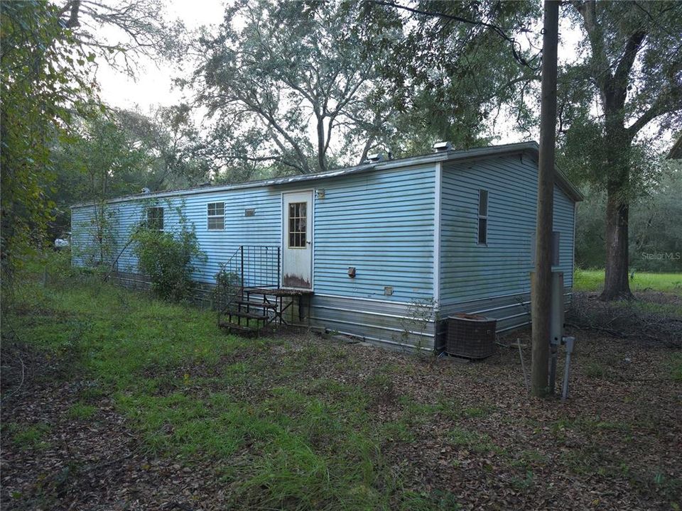 合同活跃: $64,900 (3 贝兹, 2 浴室, 1248 平方英尺)