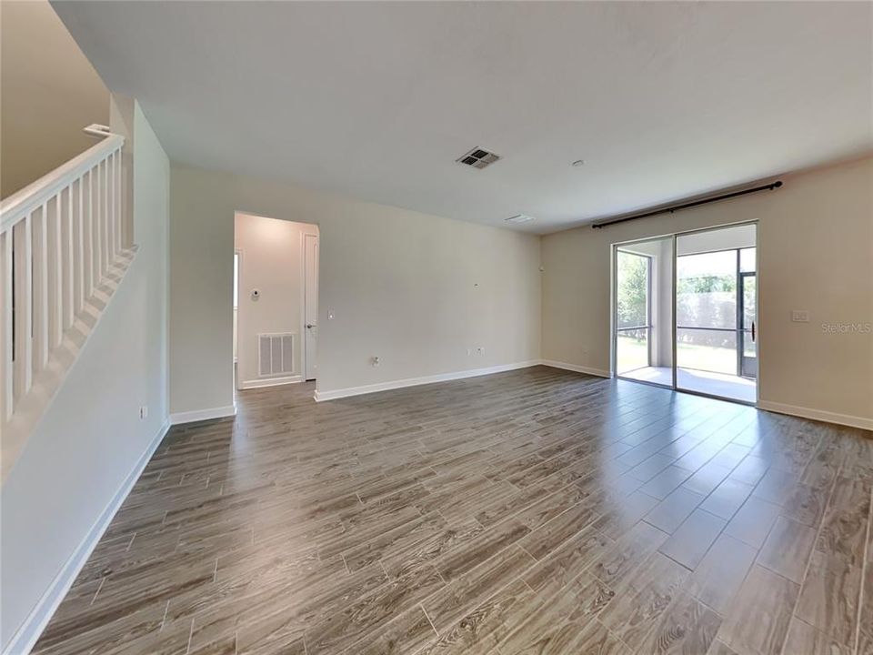 En Renta: $2,550 (4 camas, 3 baños, 2577 Pies cuadrados)