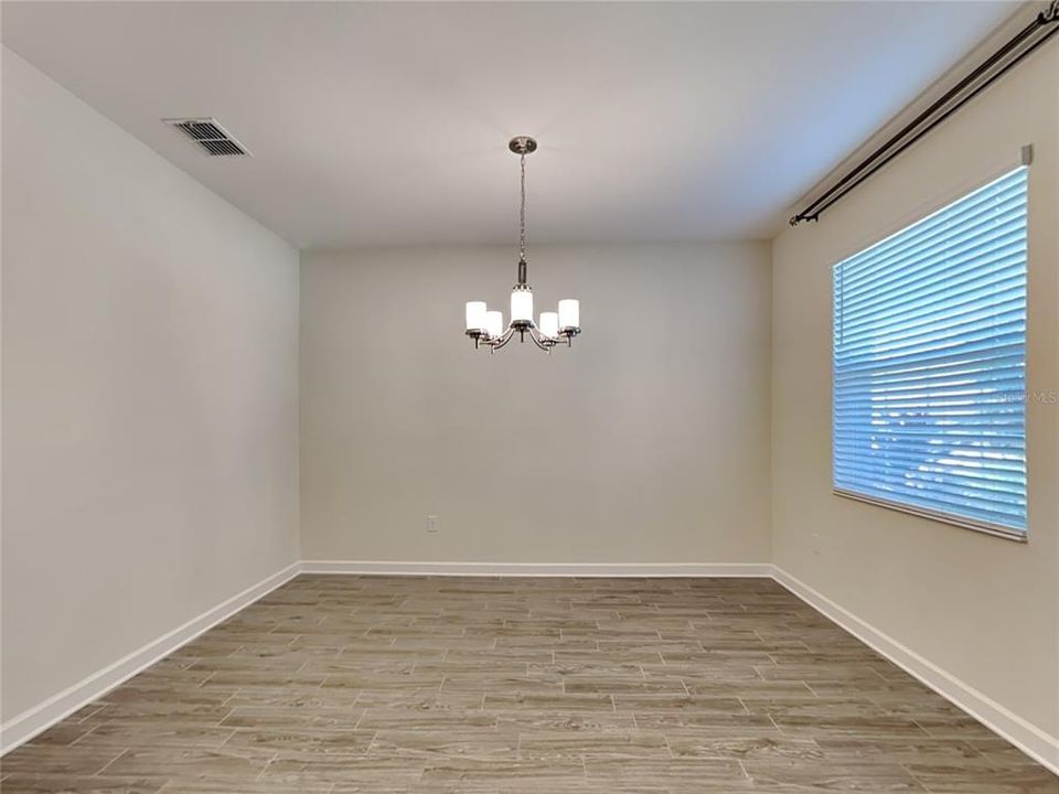 En Renta: $2,550 (4 camas, 3 baños, 2577 Pies cuadrados)