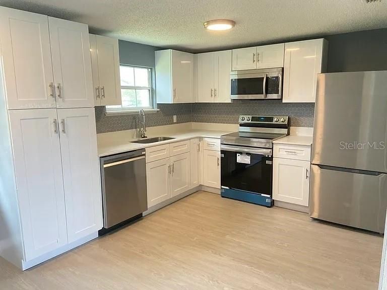 出租: $1,575 (2 贝兹, 1 浴室, 816 平方英尺)