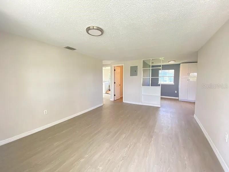 出租: $1,575 (2 贝兹, 1 浴室, 816 平方英尺)