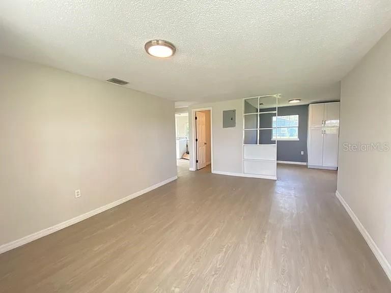 出租: $1,575 (2 贝兹, 1 浴室, 816 平方英尺)