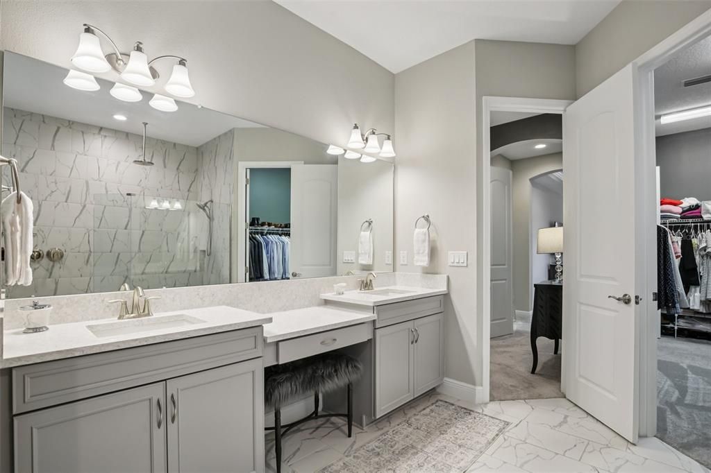 En Venta: $859,000 (4 camas, 3 baños, 3188 Pies cuadrados)