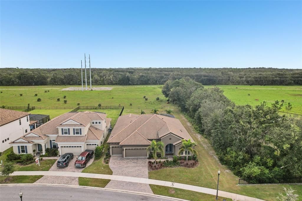 En Venta: $859,000 (4 camas, 3 baños, 3188 Pies cuadrados)