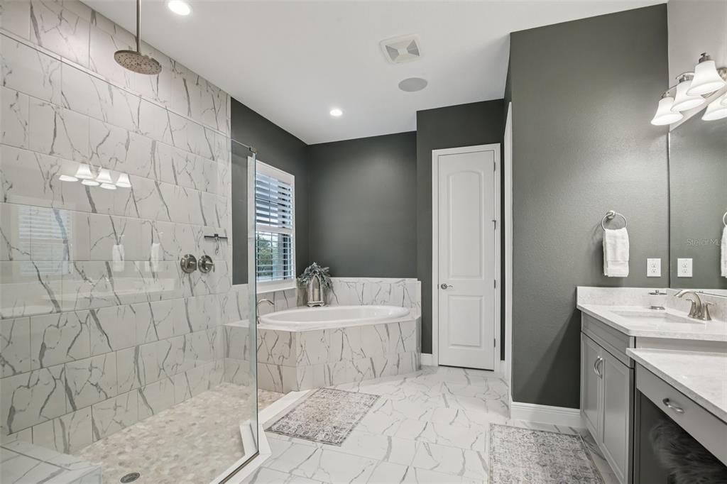 En Venta: $859,000 (4 camas, 3 baños, 3188 Pies cuadrados)